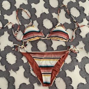 BILLABONG bikini!